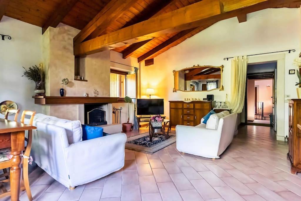 Al Mulino - Immerso Nel Golf Resort Polpenazze del Garda Exteriör bild