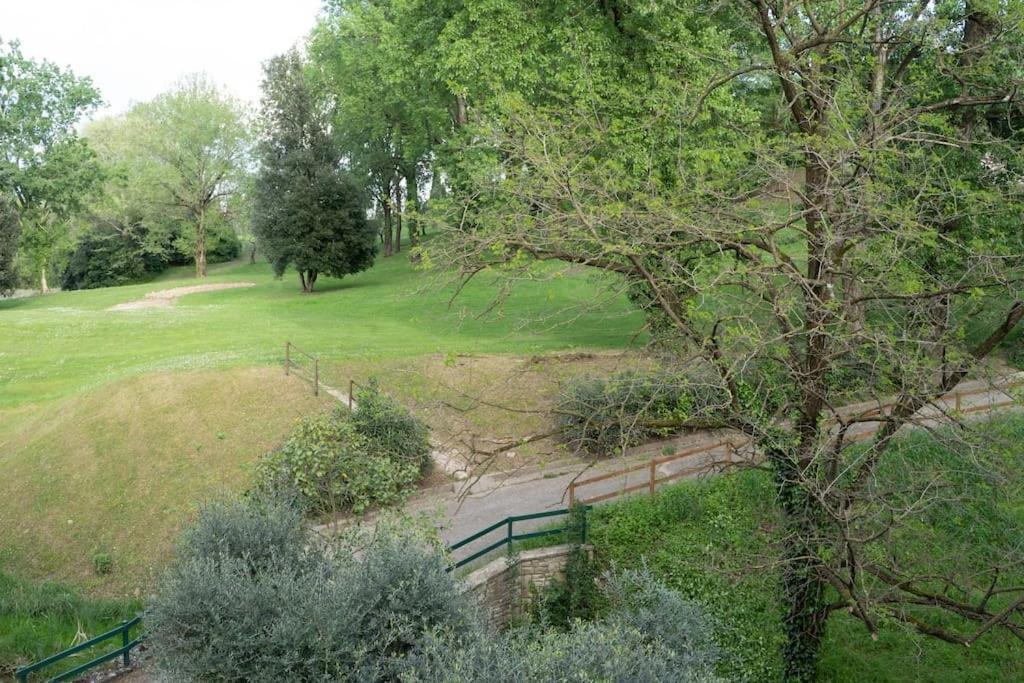 Al Mulino - Immerso Nel Golf Resort Polpenazze del Garda Exteriör bild